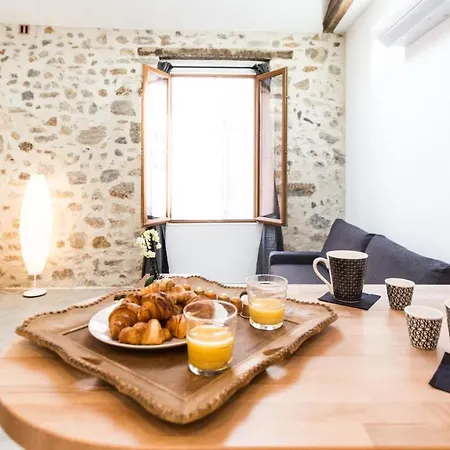 Apartment Au Coeur Du Vieil Et A 2 Pas De La Mer... *
