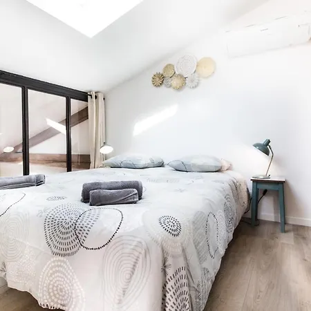 Au Coeur Du Vieil Et A 2 Pas De La Mer... Appartement *
