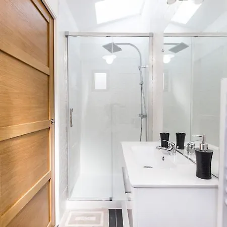 Appartement Au Coeur Du Vieil Et A 2 Pas De La Mer... *
